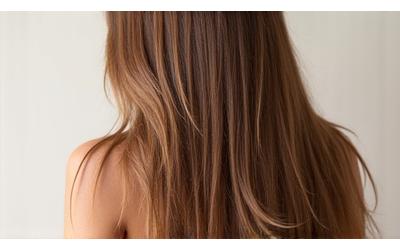 Lange, gestufte Haare mit Bewegung
